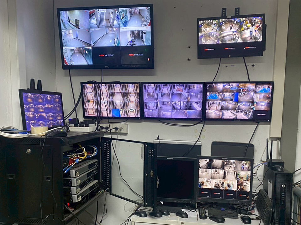 ติดตั้งและซ่อมบำรุงกล้องวงจรปิดทุกระบบ รองรับ IP, Analog, LPR และ Solar CCTV พร้อมออกแบบระบบให้เหมาะกับพื้นที่