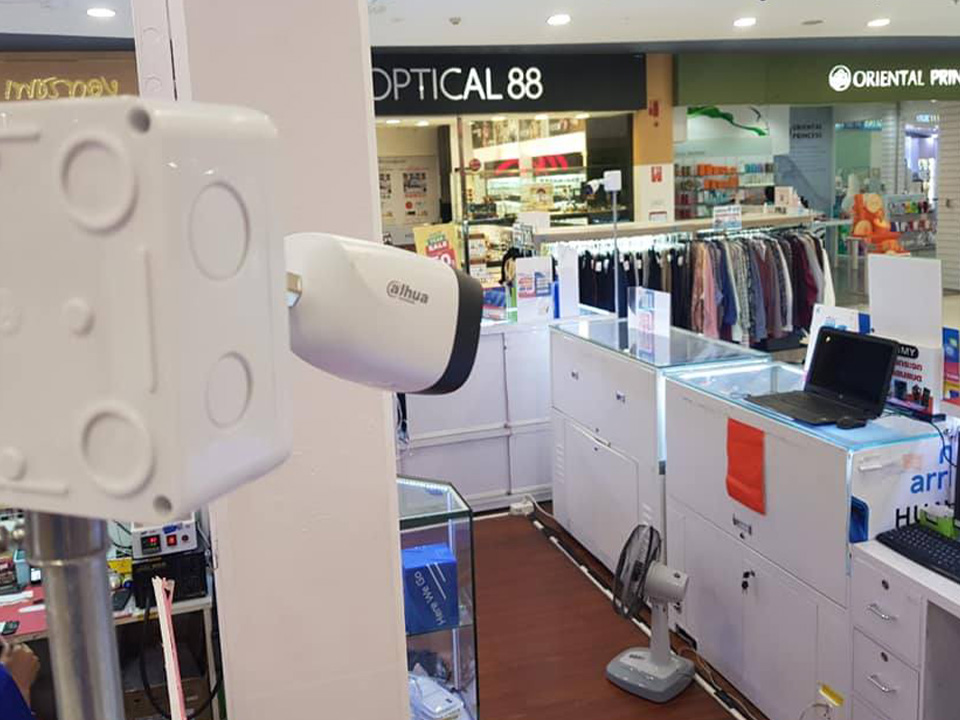 รับติดตั้งกล้องวงจรปิด ร้านค้า ปลอดภัย บริการมาตรฐาน ด้วยช่าวงประสบการณ์มากกว่า 10 ปี