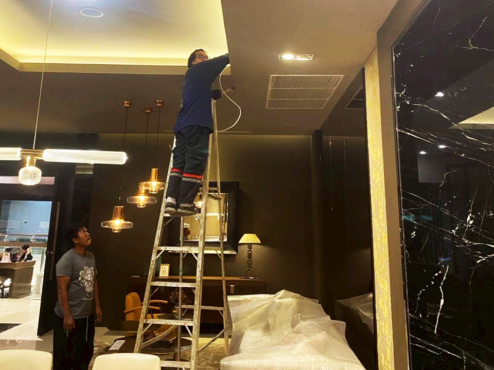 ช่างผู้เชี่ยวชาญด้านระบบกล้องวงจรปิดและ Network