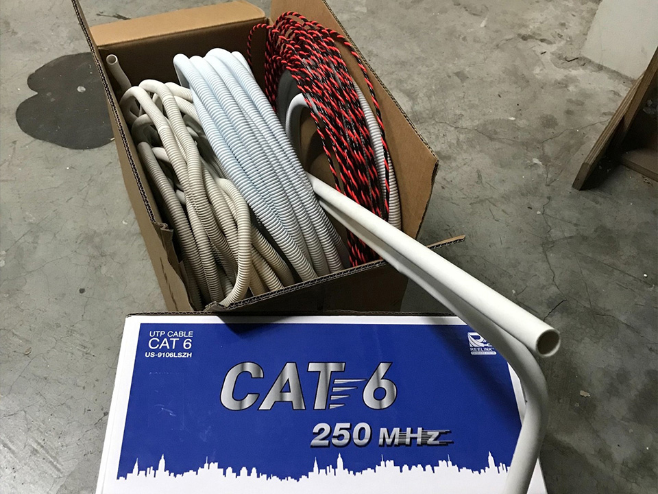 บริการวางระบบเครือข่ายอินเทอร์เน็ตครบวงจร เดินสาย LAN, Fiber และติดตั้ง Router, Switch, Access Point