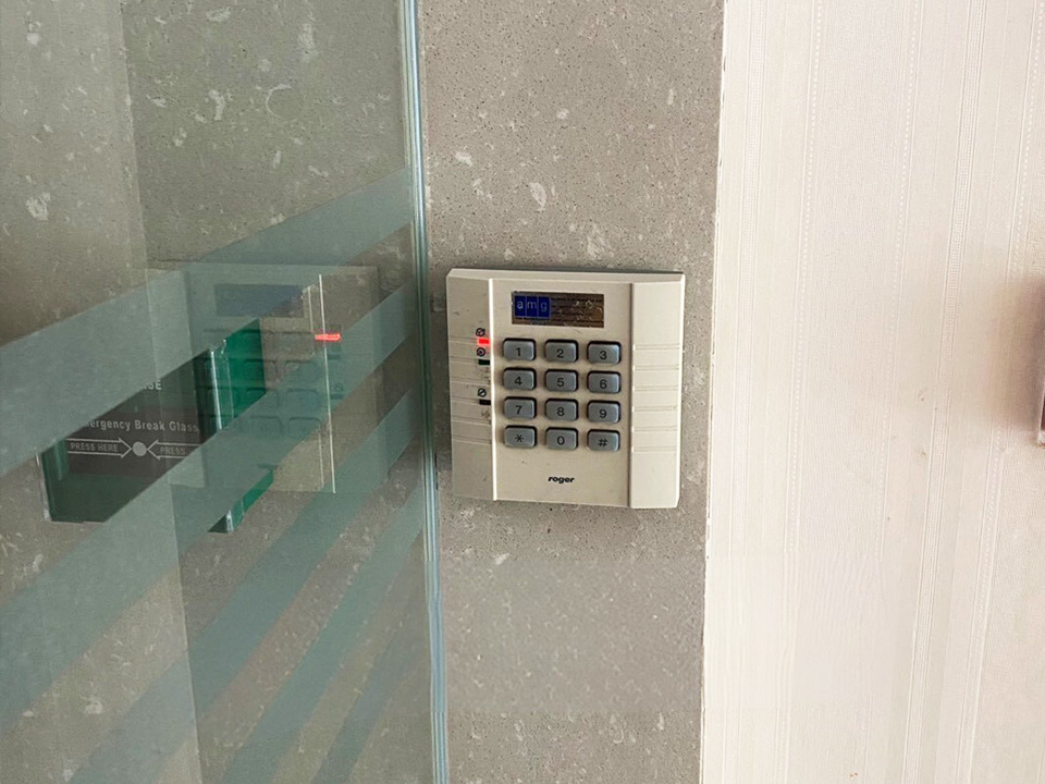 ติดตั้งระบบ Access Control สแกนนิ้ว คีย์การ์ด และประตูอัตโนมัติสำหรับอาคารและสำนักงาน